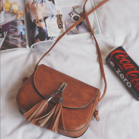Boutique Handbags - 🆕Vegan Leather Tassel Bag